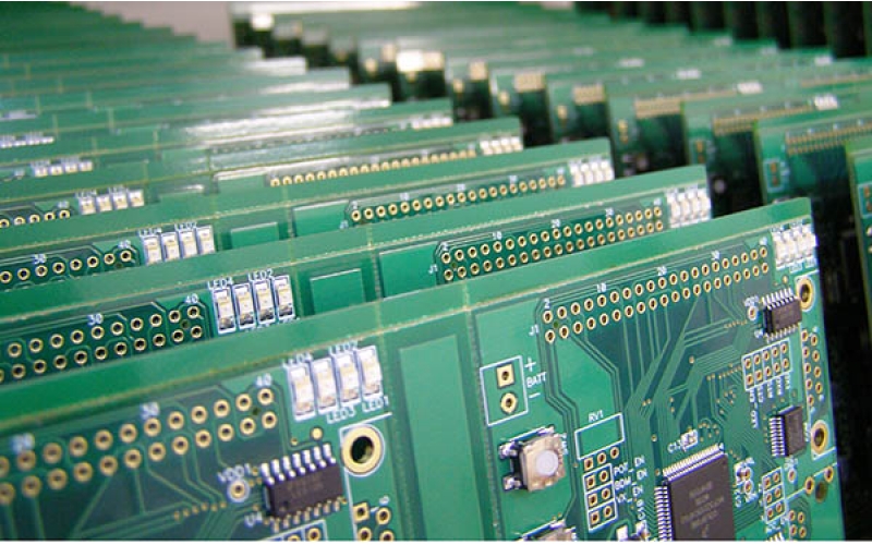 如何處理PCB電路板的外殼接地？